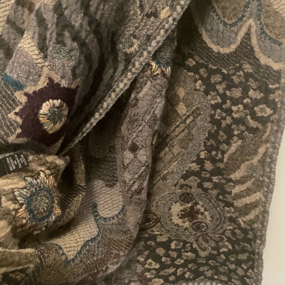 100% Wool Bohemian Scarf - Picture 4 of 4